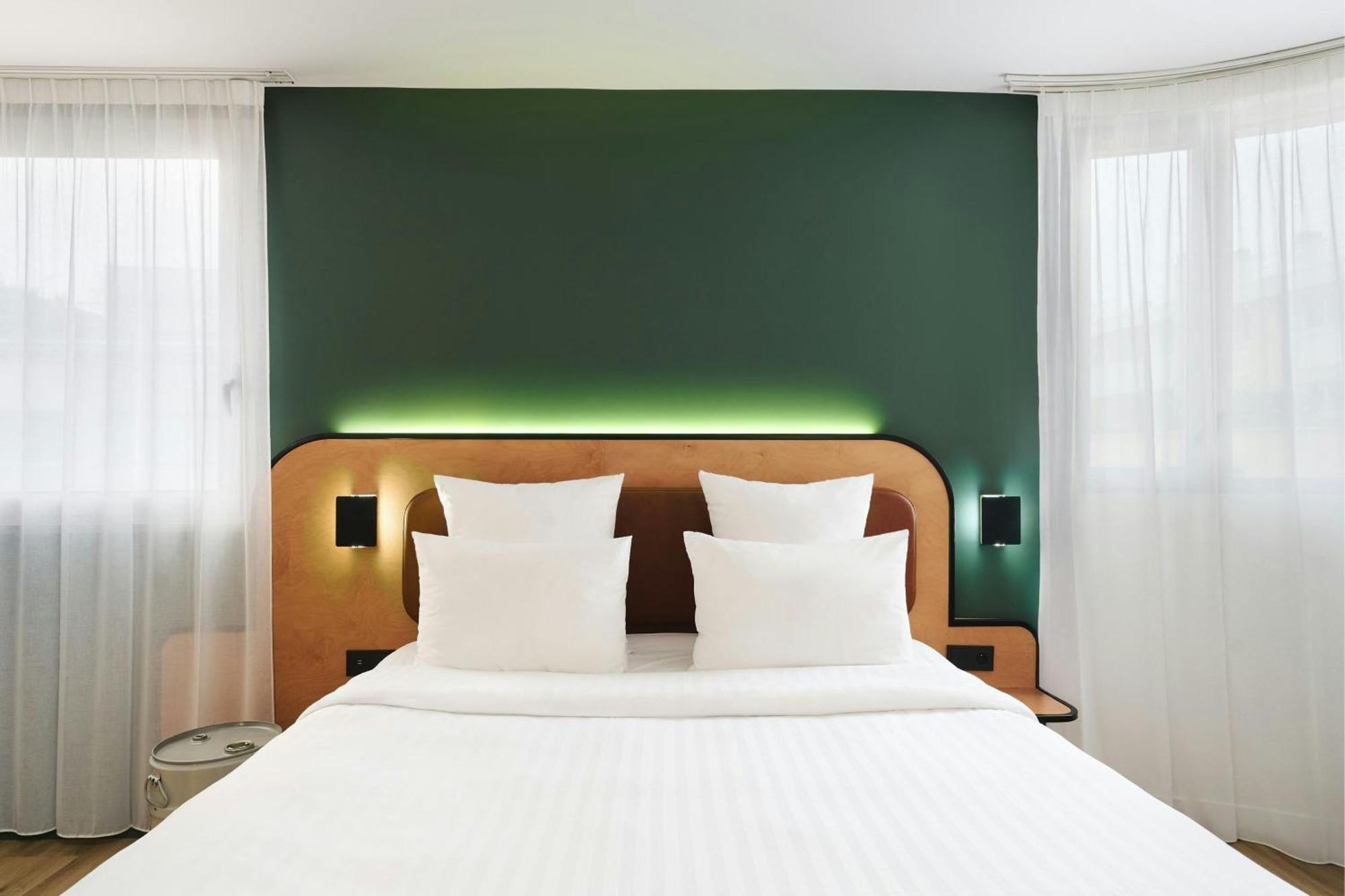 MOXY Family Sleeper