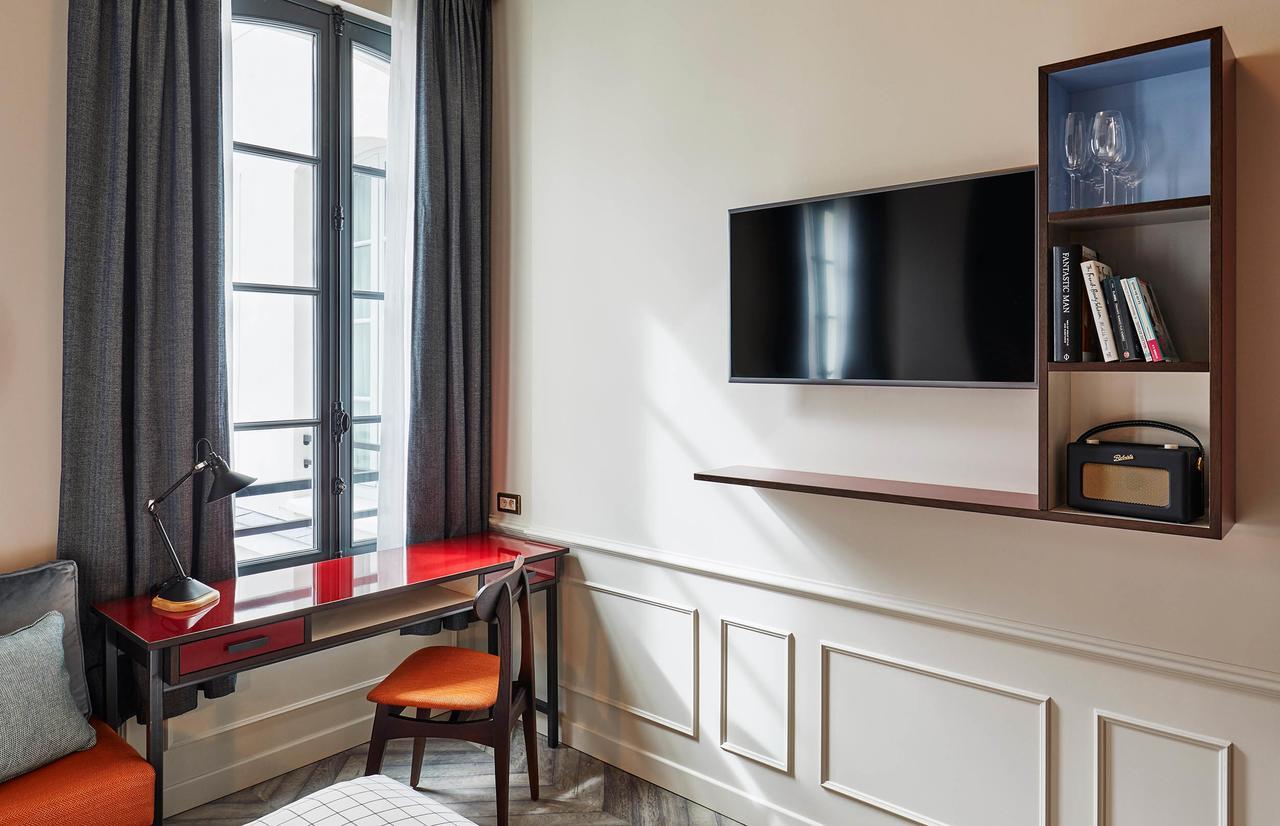Quarto Aconchegante com Vista do Jardim