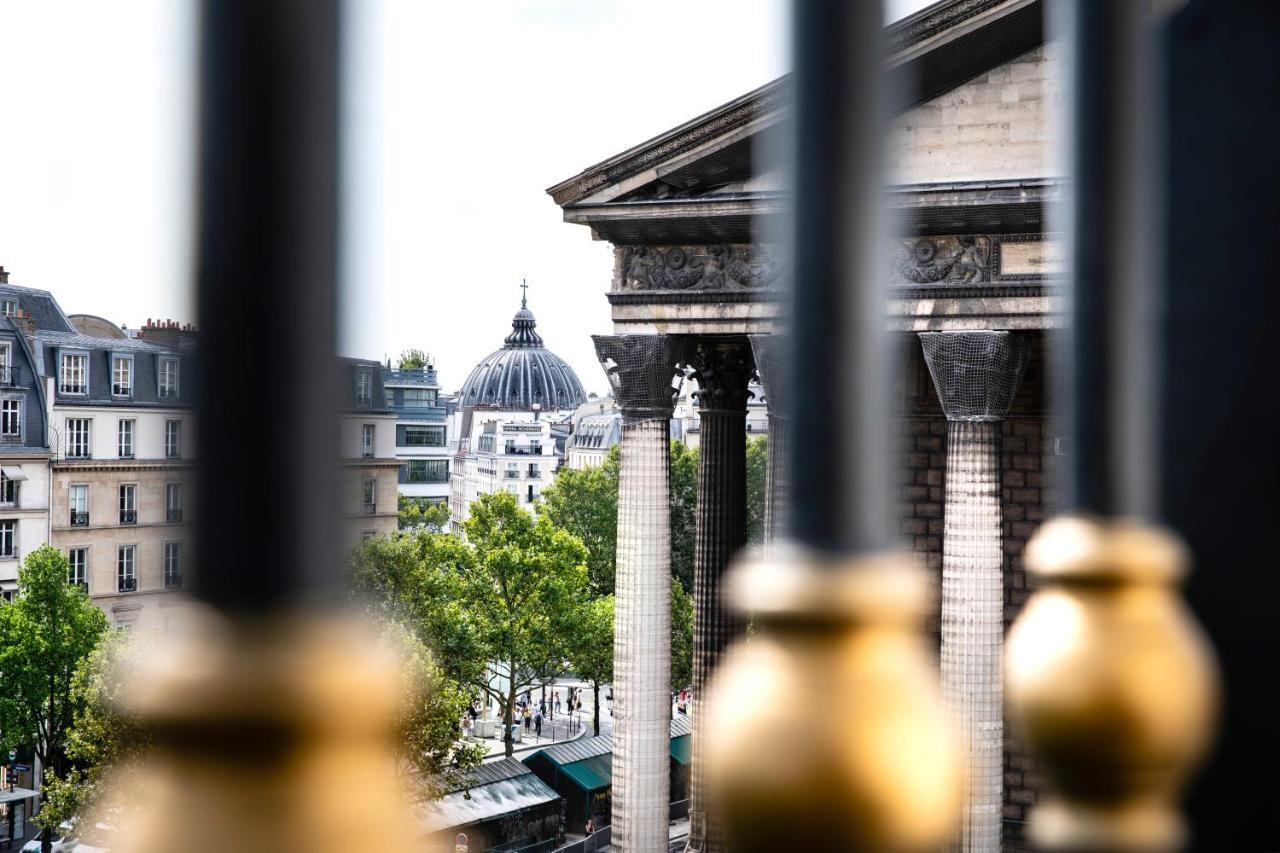 Suite Parisiense (2 Adultos + 1 Criança)