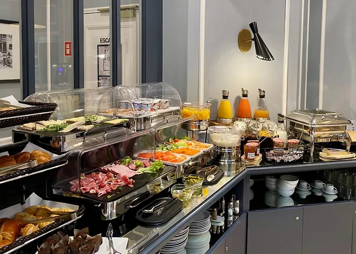 3 star hotel: Hotel Central Saint Germain