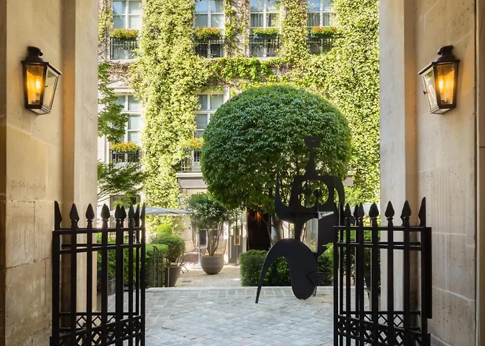 Le Pavillon De La Reine & Spa, Place Des Vosges